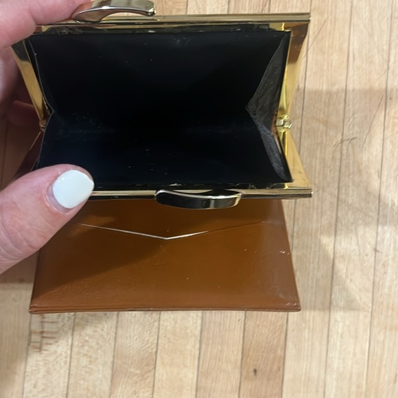 Vintage Tilley Cognac Brown Full Grain Leather Wallet Bifold Kiss Clasp - Picture 4 of 8